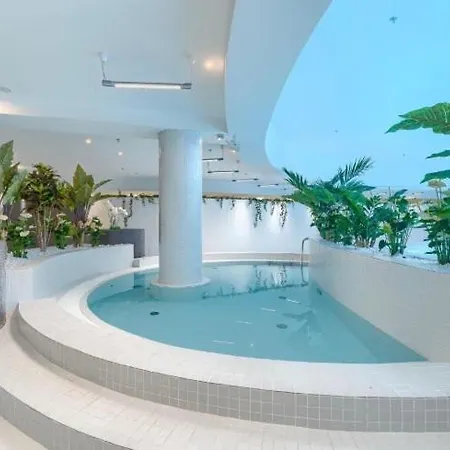 Appartamento Hanza Tower Center With Pool & Sauna & Jacuzzi *